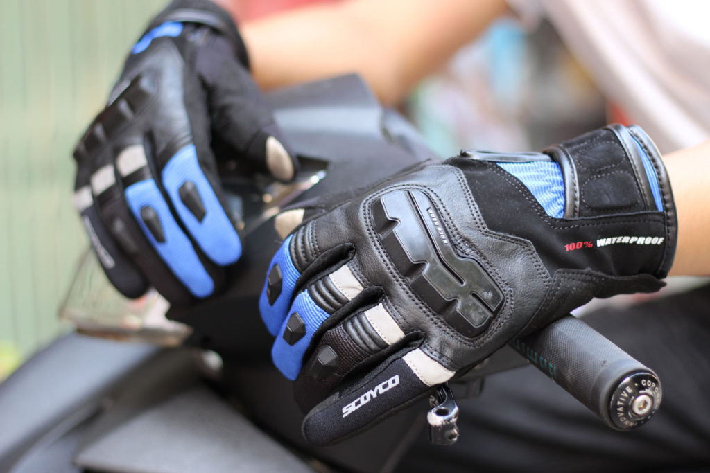 găng tay đi xe máy chống nước