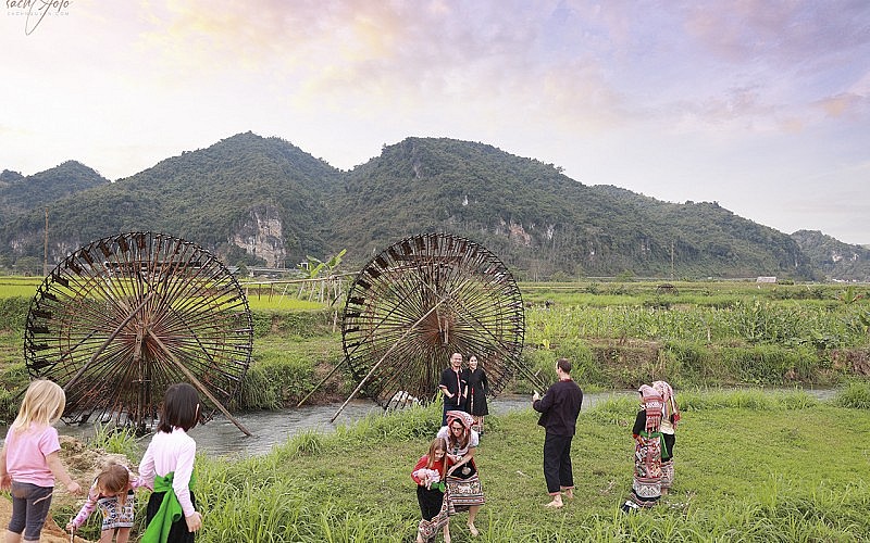 du lịch bụi hè 2025